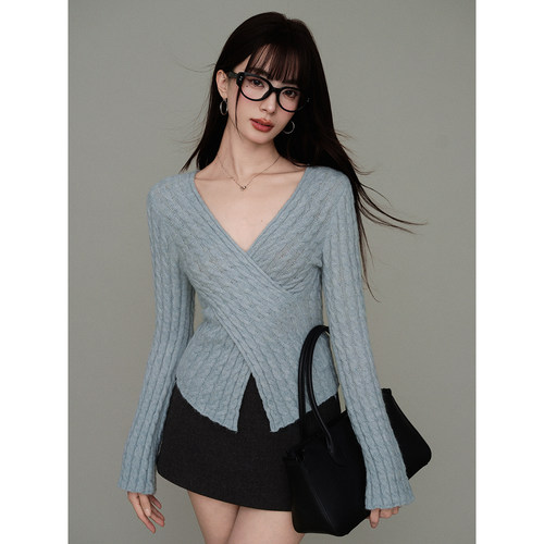 修身显瘦收腰麻花V领套头针织衫