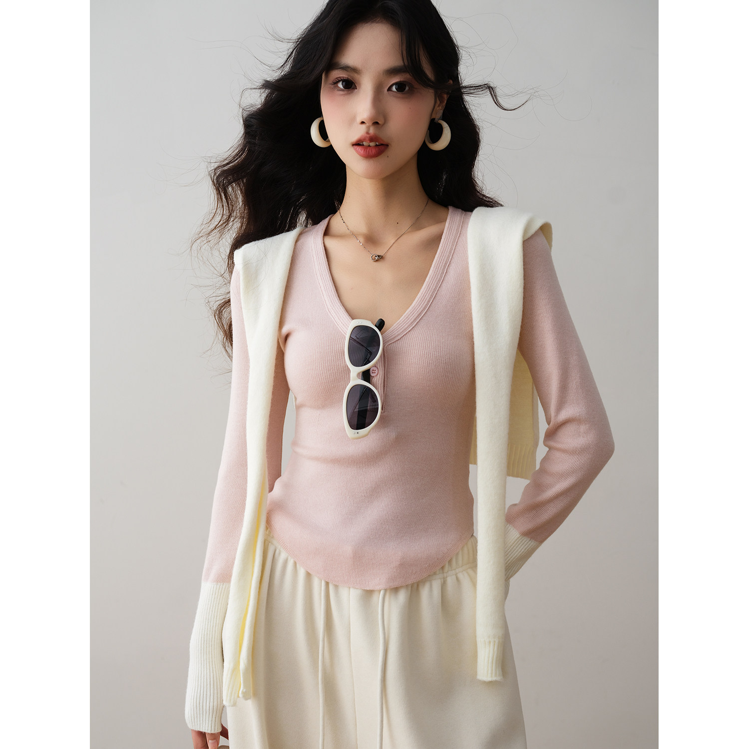 韩式简约风V领带披肩修身针织衫