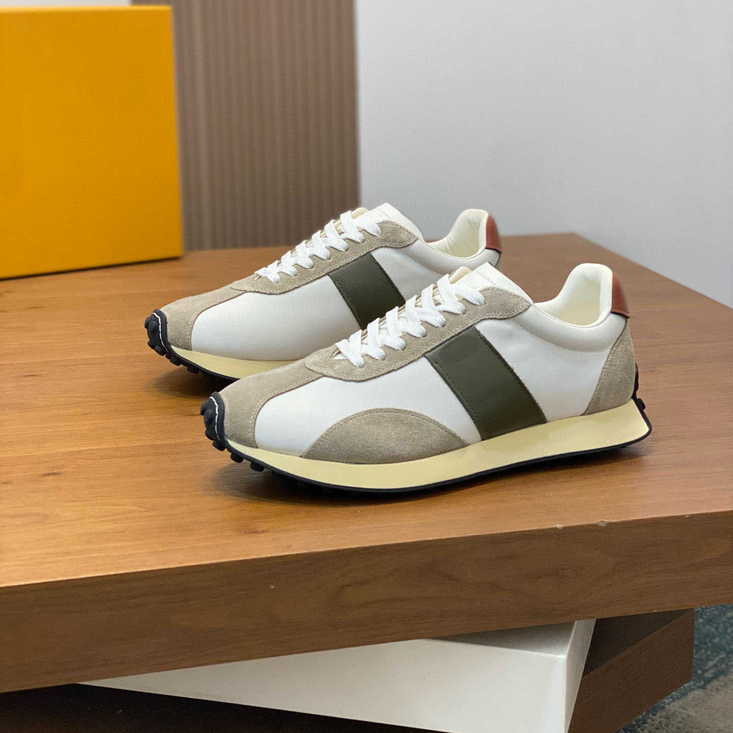 24新款男士运动休闲鞋