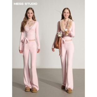 Mess Studio 甜辣设计感短款修身长袖粉色毛领上衣微喇休闲裤女秋