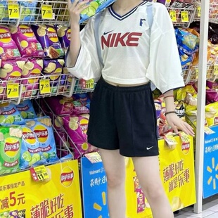Nike耐克女子刺绣小标运动休闲直筒四分休闲线圈短裤热裤HF6941