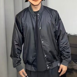 Nike耐克ClubASMNKVARSITY男子经典缎面立领夹克棒球服外套IF0728