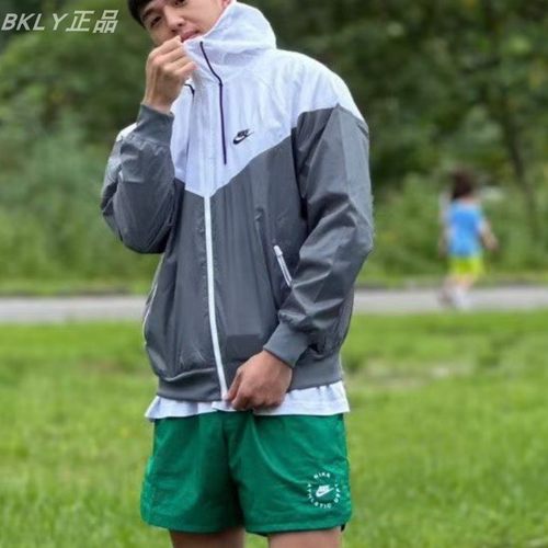 Nike户外休闲防风跑步连帽男风衣