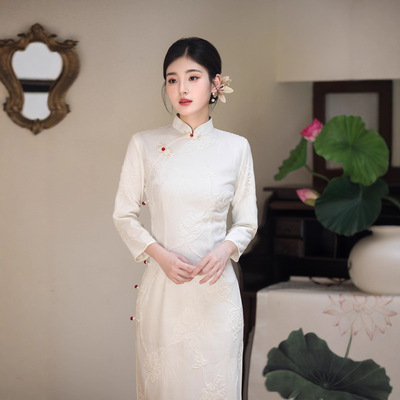 白色旗袍秋款2025年新款复古改良版长袖年轻款旗袍连衣裙秋冬