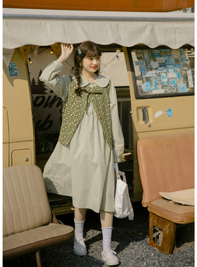 爱爱丸 小众碎花系带马甲上衣女叠穿墨绿色开叉设计感减龄甜美