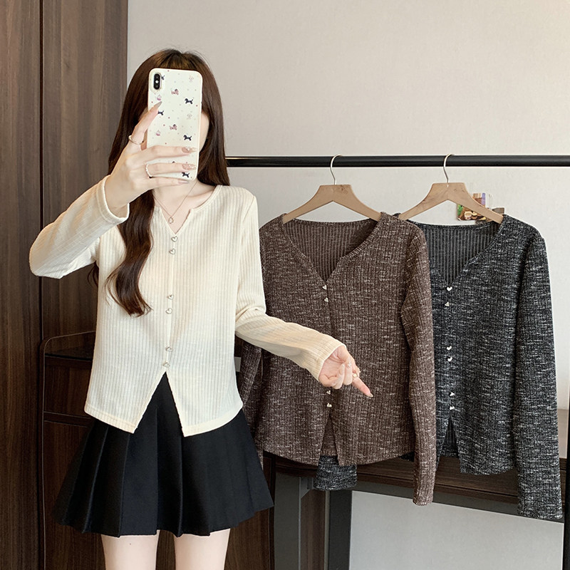 2026春装新款胖mm大码女法式设计V领爱心纽扣正肩长袖针织衫,女装/女士精品,大码内搭,淘宝优惠券,粉丝福利购,淘宝优惠卷