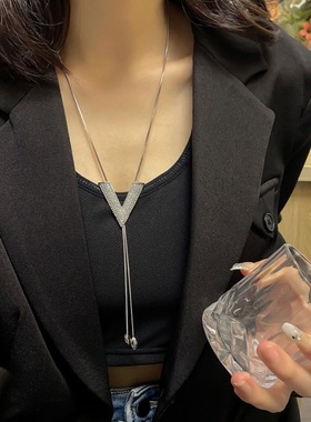 韩版秋冬大V字母毛衣链