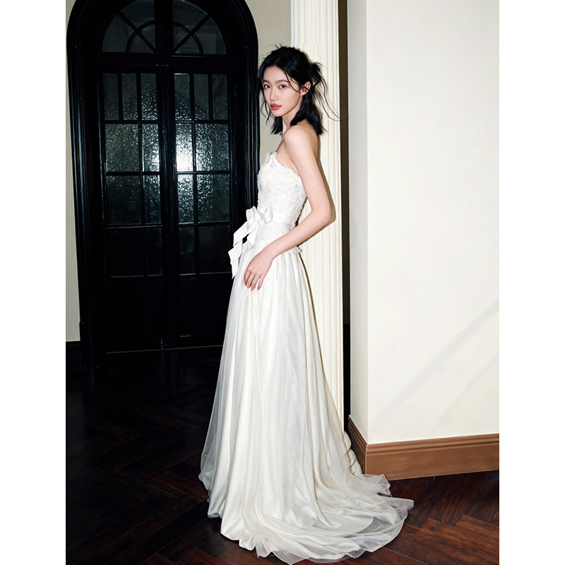 法式轻奢高级感抹胸出门纱女白色蕾丝优雅长裙新娘宴会晚装礼服