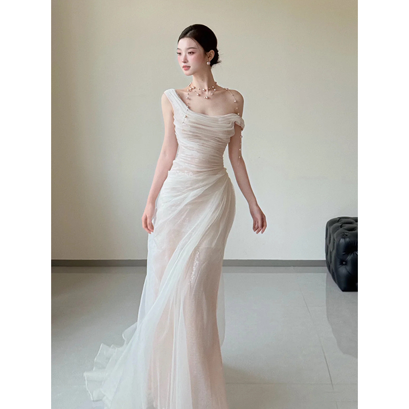 法式轻奢轻婚纱简约高级感小众新娘迎宾出门纱超仙绝美订婚礼服裙