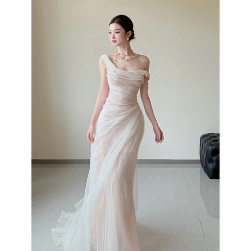 法式轻奢轻婚纱简约高级感小众新娘迎宾出门纱超仙绝美订婚礼服裙