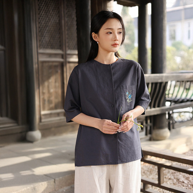 芬妮小姐新中式口袋刺绣衬衫 2026春夏新款棉麻中袖短袖圆领衬衣