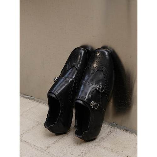 雕花小皮鞋单鞋平底皮带扣牛皮