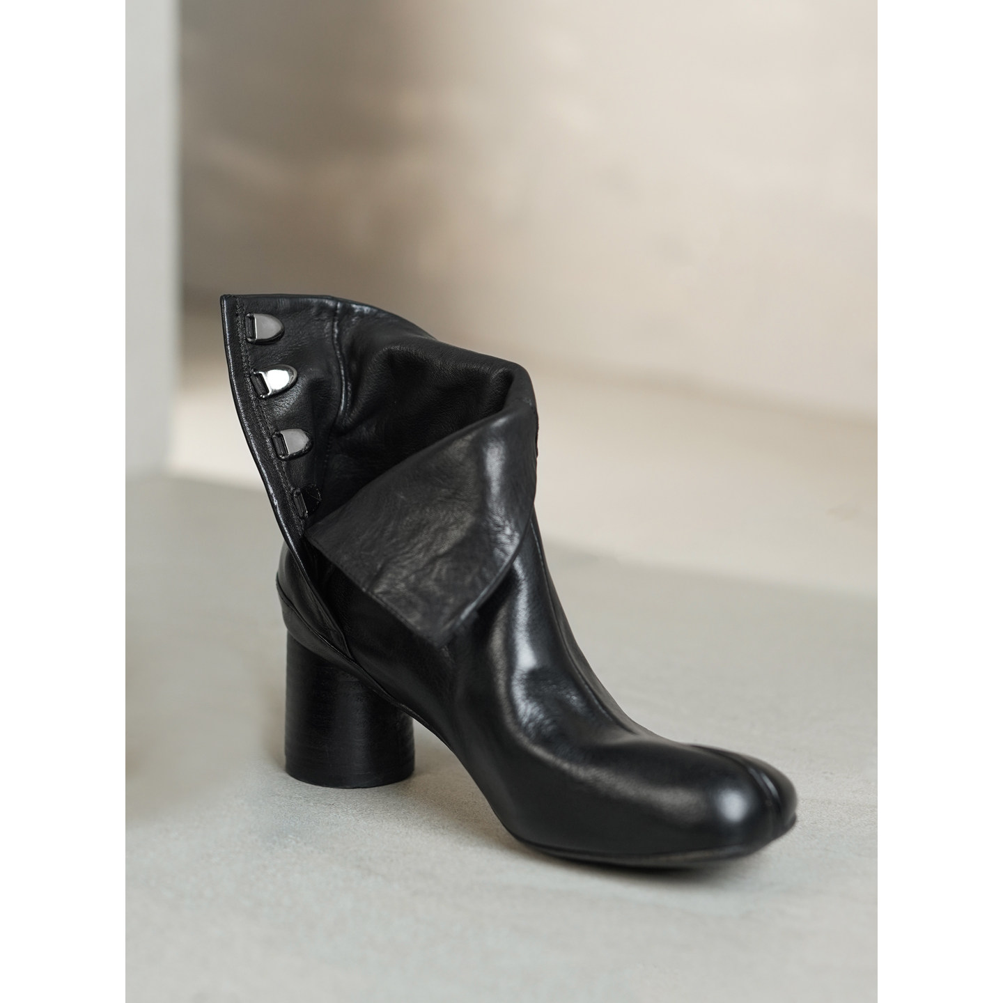 水洗马皮tabi分趾靴粗高跟短靴