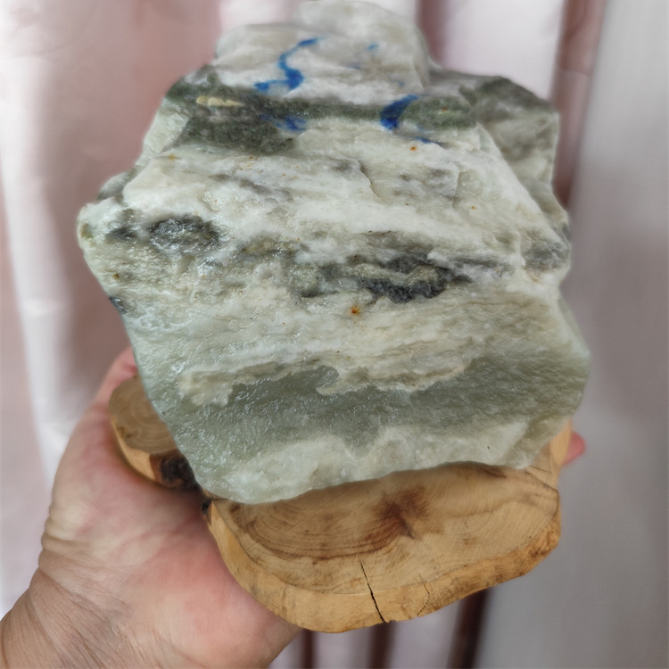 和田玉且末料青花原石摆件