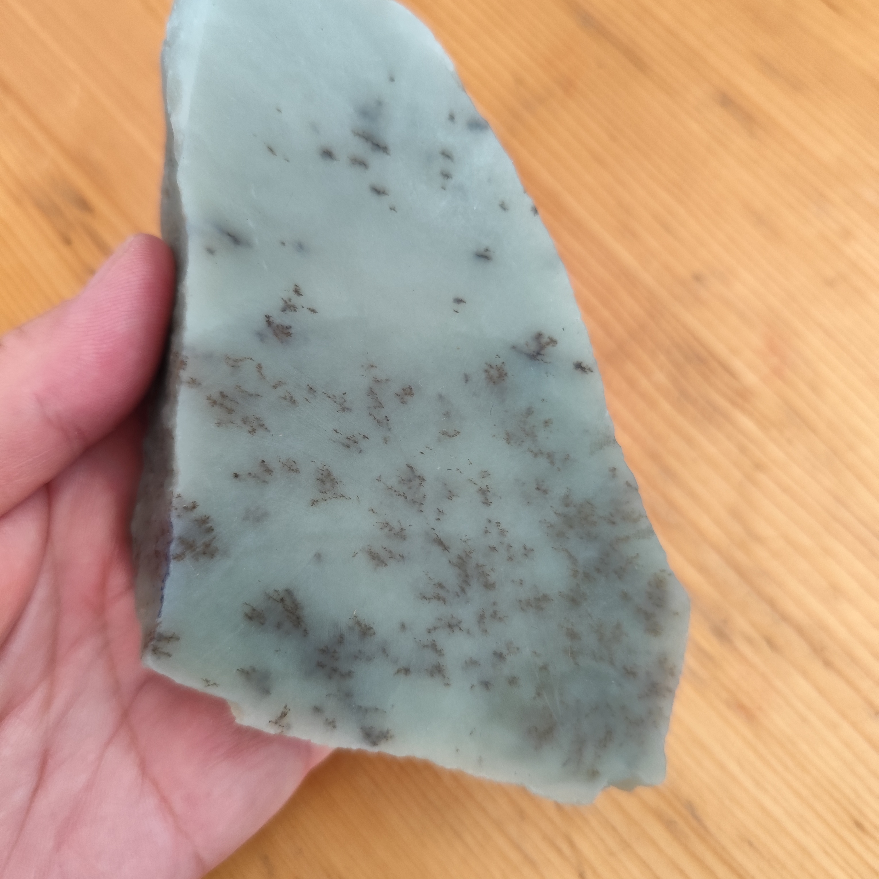 新疆和田玉青海草花料原石370克
