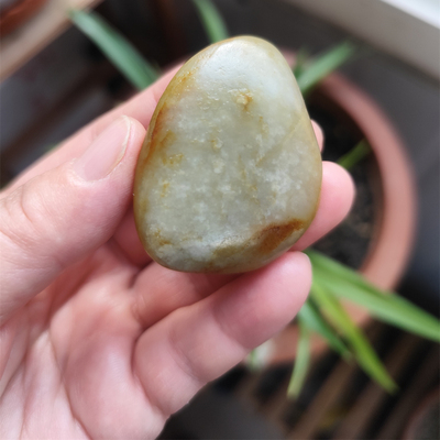 新疆和田玉籽料原石40克