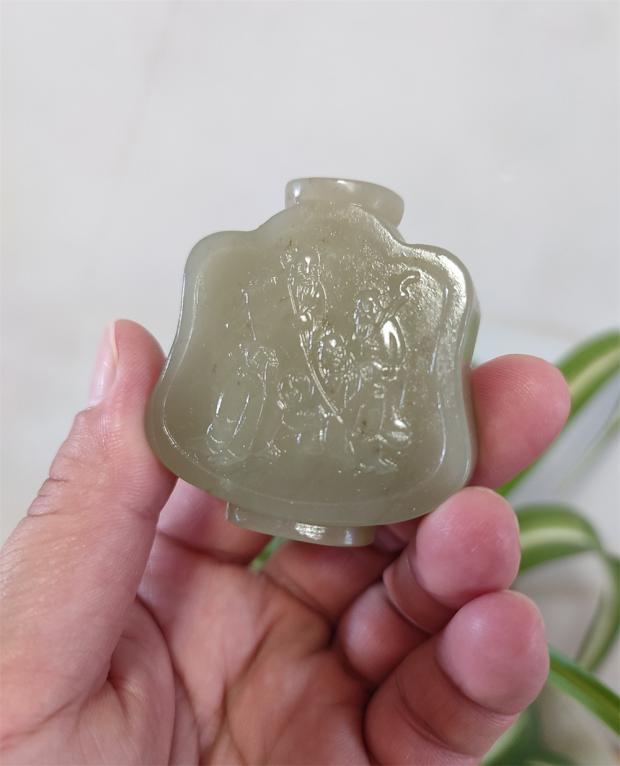 和田玉鼻烟壶天然玉石