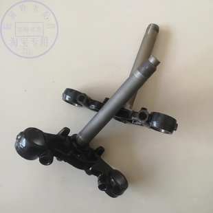 适用铃木骏威GSX125下三星方向柱摩托配件QS125 3G下联板三角支架