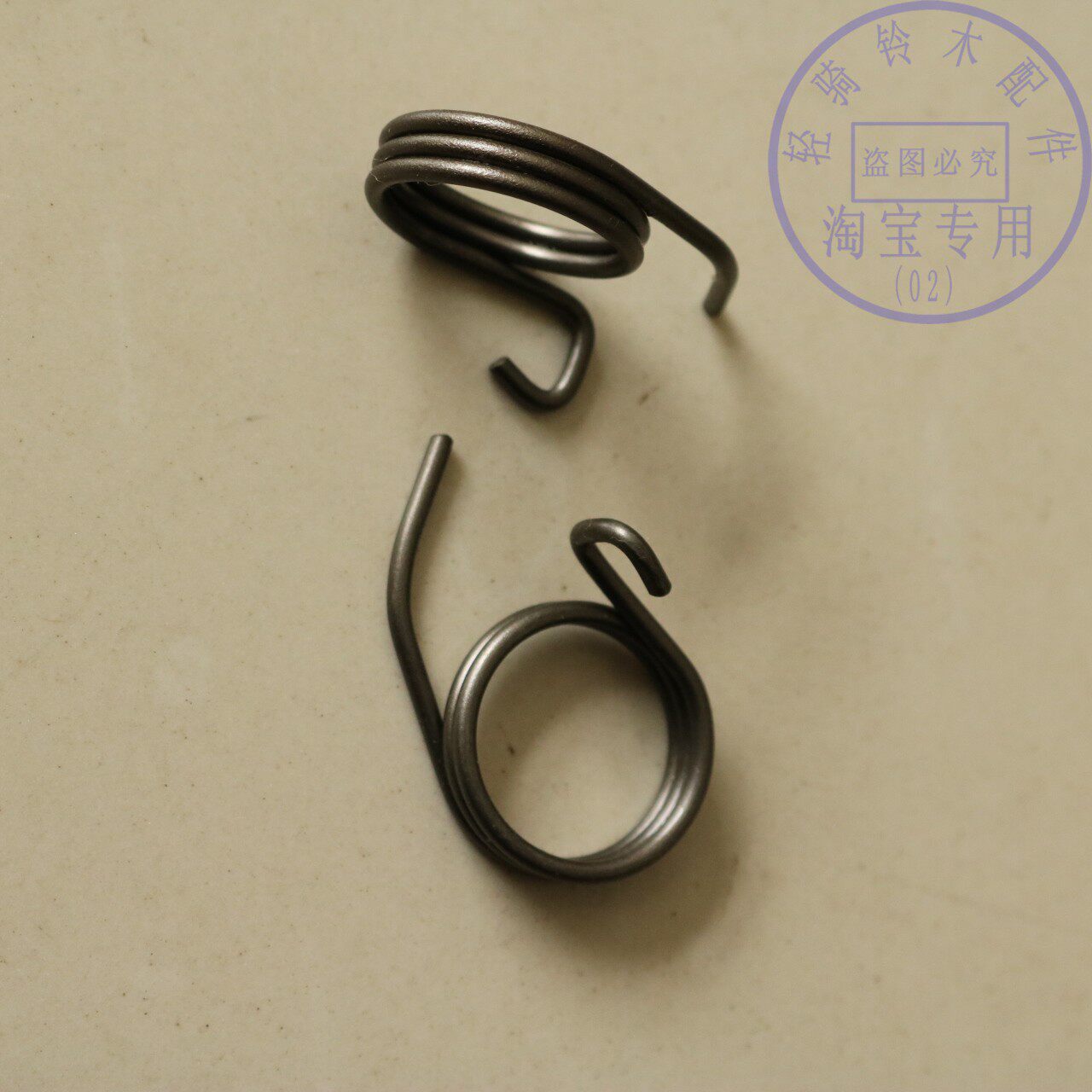 适用铃木王gs125气门摇臂压紧弹簧qs125-3骏威gsx150外星人扭簧