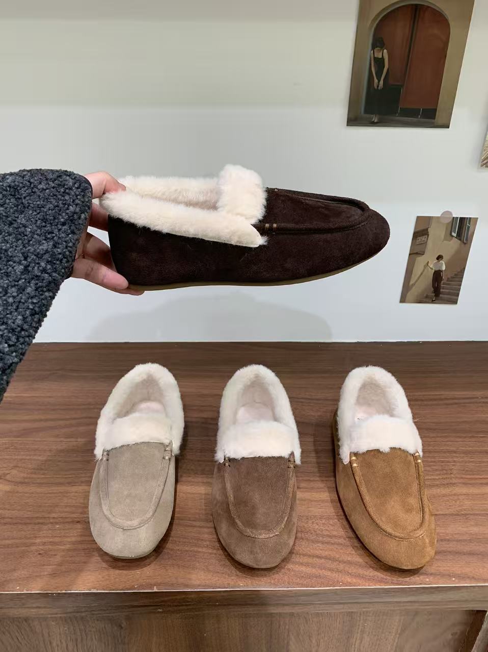 羊羔毛毛加绒牛皮勃肯鞋女2025年冬季森系圆头加厚保暖棉鞋豆豆鞋