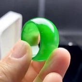 玻璃种满绿色宽版 素圈翡翠男戒指戒圈指环扳指颜色绿玉石底子细腻