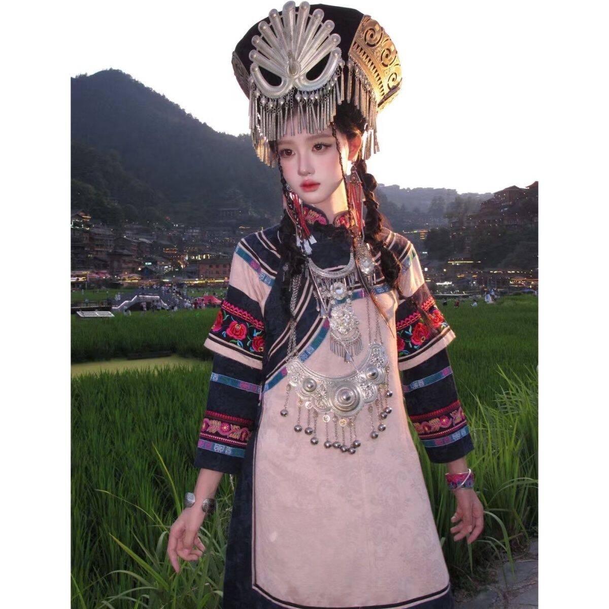 影楼旅拍彝族苗族长衫套装
