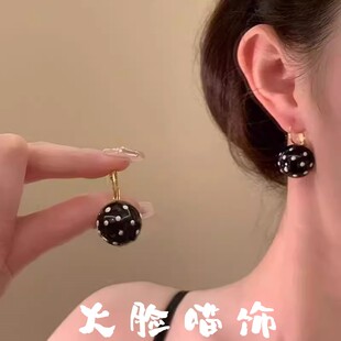 s925银针波点球球耳环女2026年新款爆款轻奢小众高级耳饰耳钉秋冬