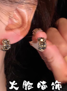 2025年新款925银针黑色锆石耳钉女轻奢精致高级感耳环C型耳夏季