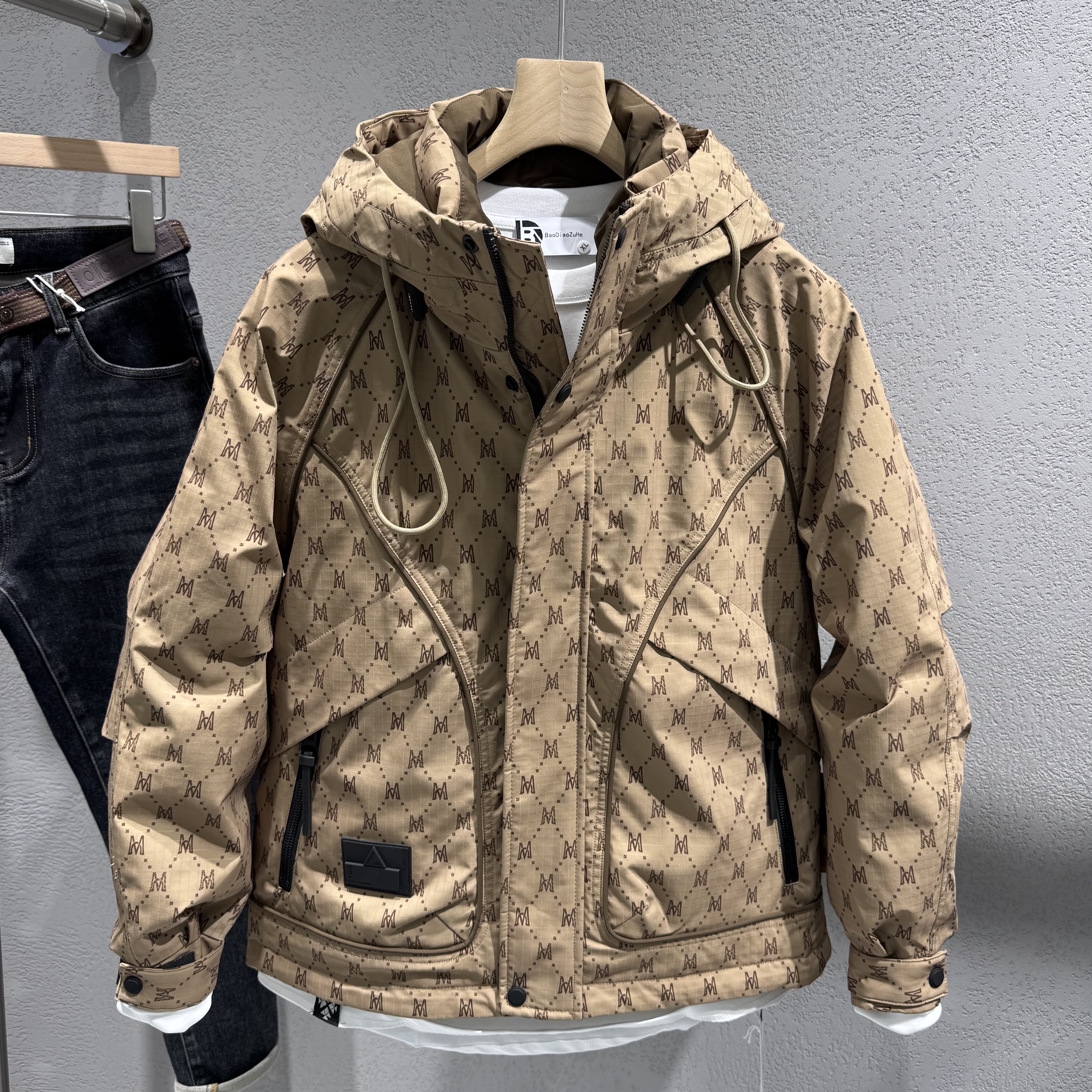 男士休闲连帽羽绒服2025冬季新款青年流行花色短款保暖鸭绒外套