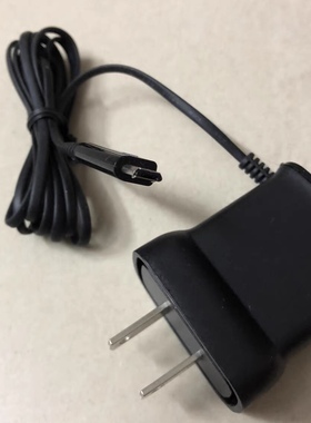 适用诺基亚105/TA1010 230DS RM1126 TA1030 N85 N86扁头充电器
