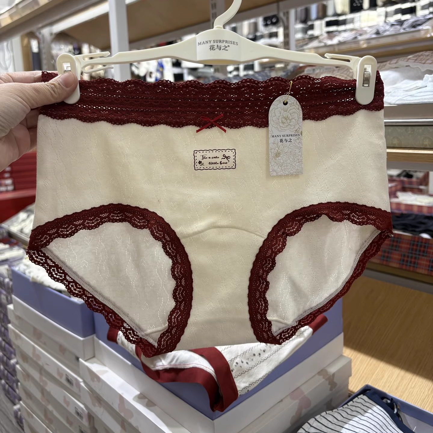 花与之女士内裤纯棉亲肤舒适全棉底裆吸湿抗菌蕾丝花边精美三角裤,女士内衣/男士内衣/家居服,女三角裤,淘宝优惠券,粉丝福利购,淘宝优惠卷