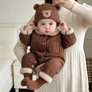 小月龄宝宝冬装连体衣潮帅气时髦婴幼儿加绒加厚外出服满月百天冬