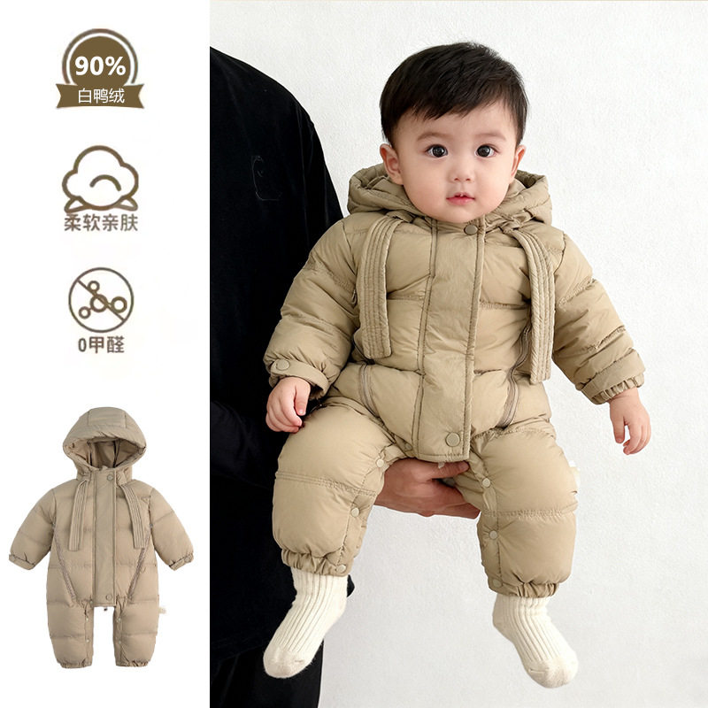 婴儿羽绒服连体衣男宝宝抱衣冬天外出服加厚爬服幼儿轻薄保暖冬装