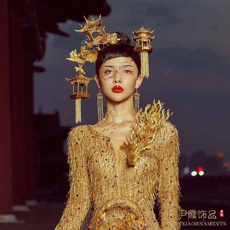尹霞古装新娘中式金色夸张发饰