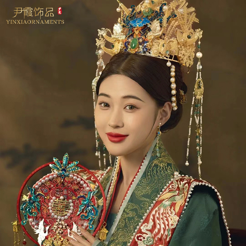 尹霞明制发冠景泰蓝新娘头饰