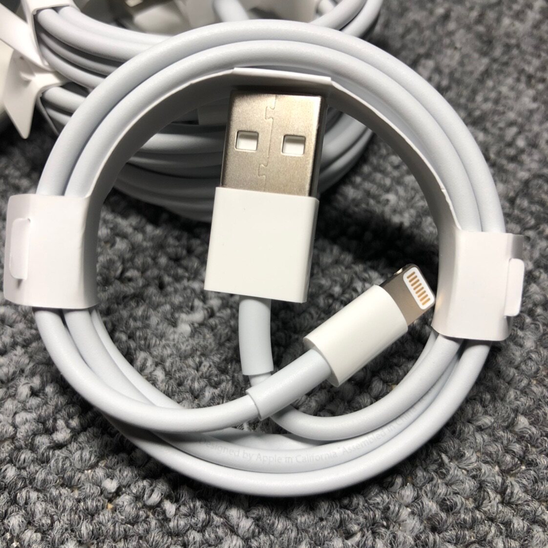 适用于IPhone7 8P XR XS MAX iPad2017-2019 苹果原装拆机数据线 USB转闪电连接线 普通USB接口 支持CarPlay使用感如何?