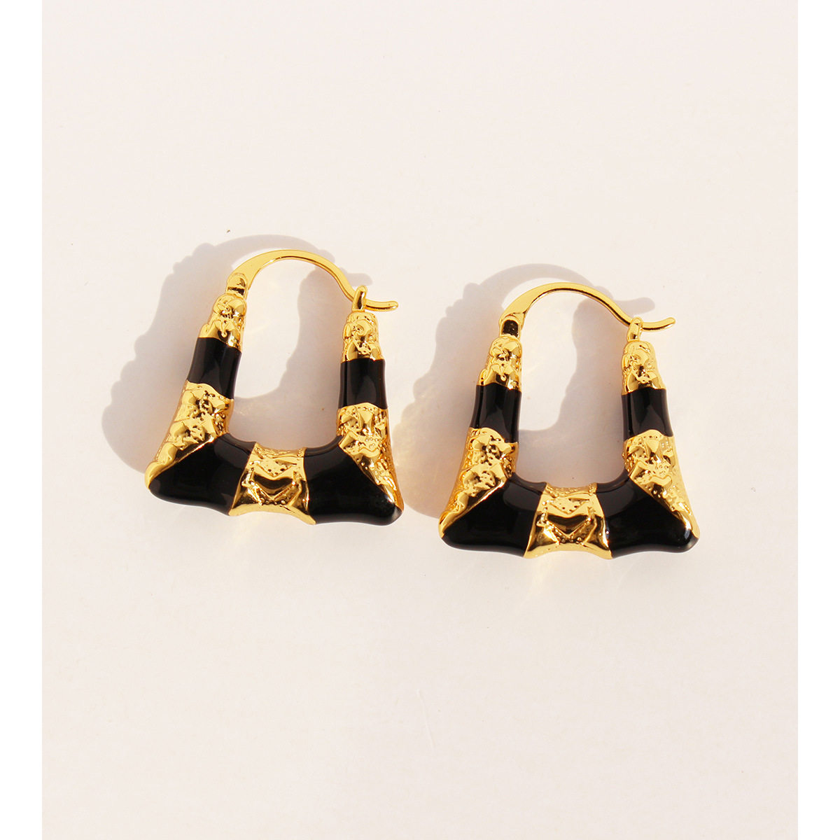 欧美小众复古黑色珐琅梯形耳扣中古褶皱肌理几何埃及耳环女耳饰潮,饰品/流行首饰/时尚饰品新,耳环,淘宝优惠券,粉丝福利购,淘宝优惠卷