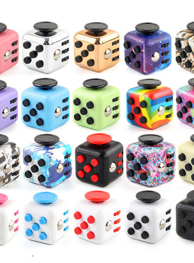 减压骰子魔方抗焦虑发泄上课无聊手指小玩具解压神器Fidget Cube