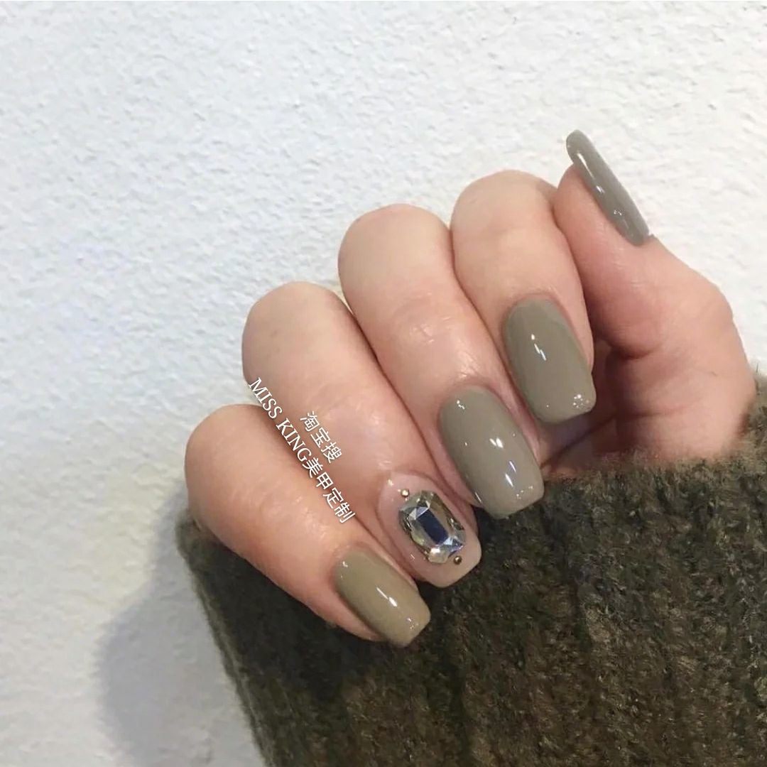 n0 142可穿戴灰绿显白网红矿黑钻日常简约光疗成品美甲定制假指甲