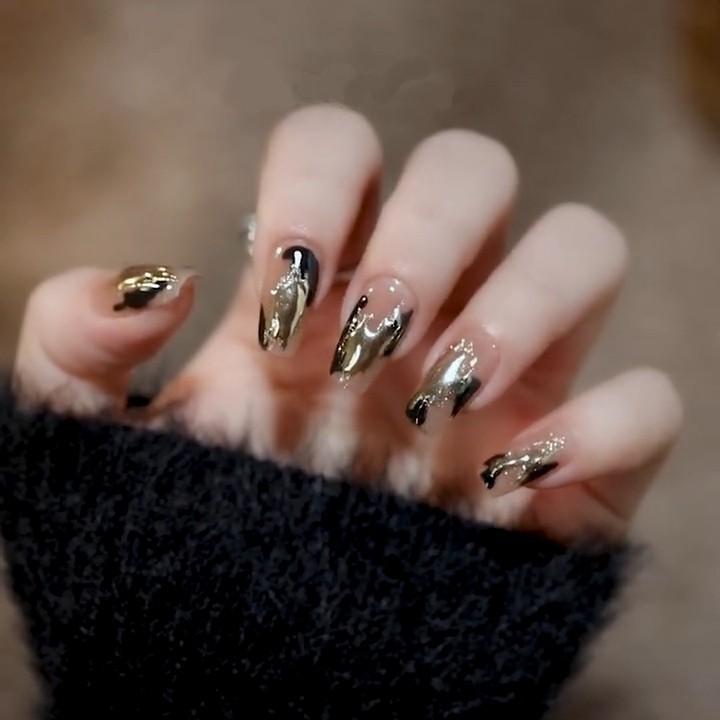 413手工光疗穿戴甲片个性潮酷轻奢黑金魔镜专业美甲假指甲定制