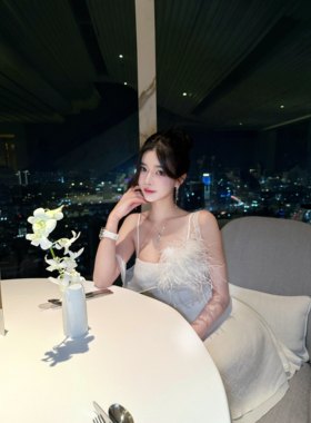 LOCK KK纯欲性感白天鹅鸵鸟毛收腰不规则下摆吊带连衣裙生日礼服