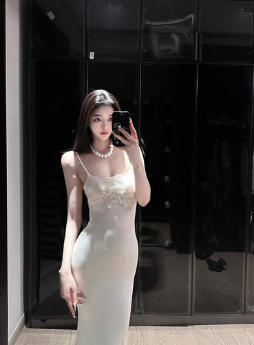 LOCK KK 高贵仙女显瘦显身材重工蕾丝弹力白色吊带长裙修身连衣裙