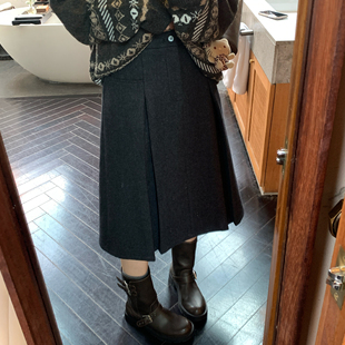 NAZ那子大码 羊毛内里加绒复古百褶裙胖mm设计感显瘦百搭半裙 冬季