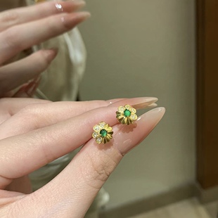 「柏林花事」天然翡翠耳钉A货阳绿蛋面小灯泡精致花朵女纯银耳饰
