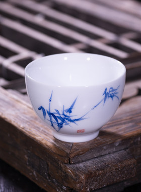 茶杯手绘陶瓷青花瓷功夫茶具小号