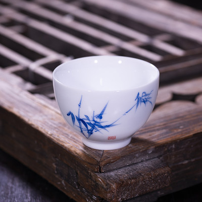 茶杯手绘陶瓷青花瓷功夫茶具小号