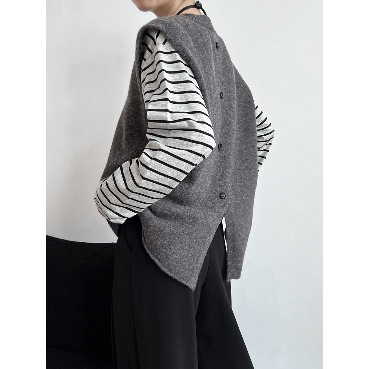 后开叉复古针织马甲女春秋宽松外搭V领叠穿无袖毛衣坎肩背心上衣,女装/女士精品,马夹,淘宝优惠券,粉丝福利购,淘宝优惠卷