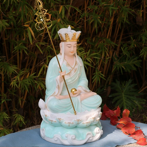 Хан Байю место Тибетское король Бодхисаттва Будда Статуя, мать -в -устав, три священных домашних дома поклоняются гостиной, статуи горы Джиухуа Тибетского царя