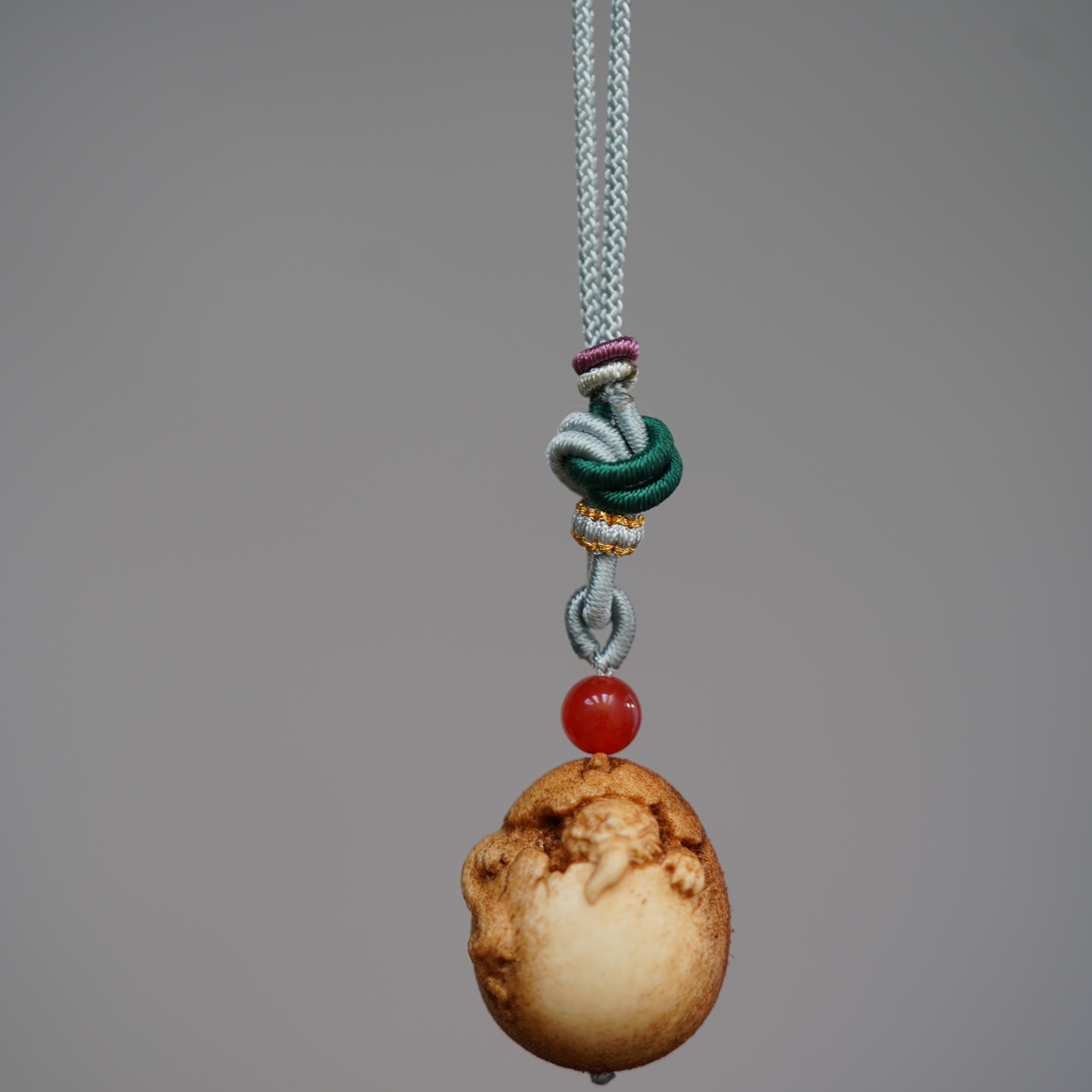 天然野生鹿角根付雕刻龙蛋包挂