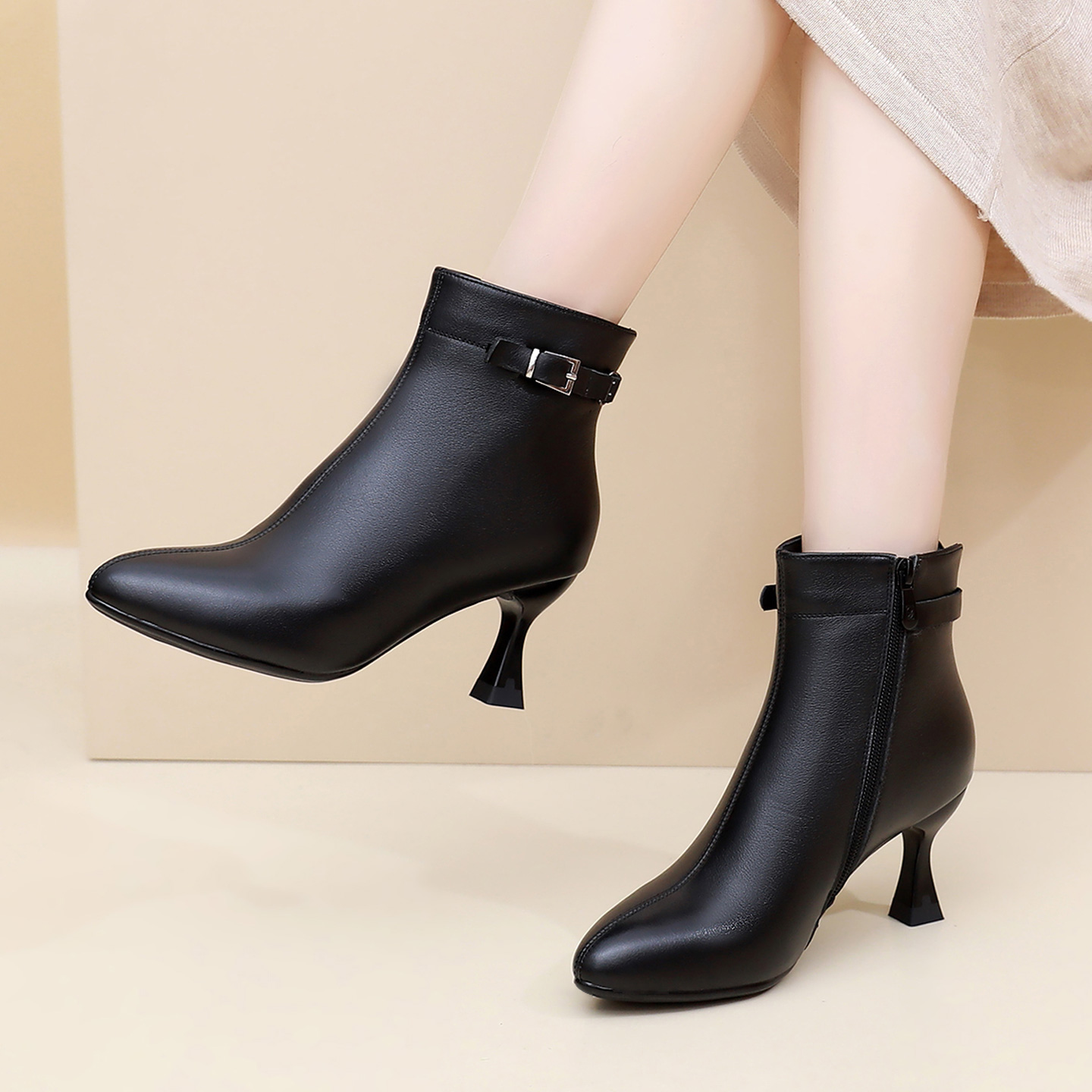 真皮高跟短靴女秋冬款尖头时尚皮鞋细跟软皮马丁靴冬季加绒棉靴子